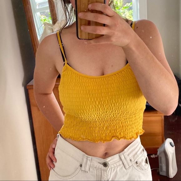 sunshine UO top ☀️ - Picture 3 of 6